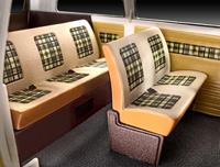 Revell 1/24 Volkswagen T3 bus model-set - thumbnail