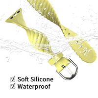 Siliconen 'Twist' bandje - Geel - Geschikt voor Apple Watch 44mm / 45mm / 46mm / 49mm - thumbnail