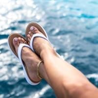 Reef Slippers Cushion Cloud CJ0234 Wit / Bruin-37.5 maat 37.5 - thumbnail