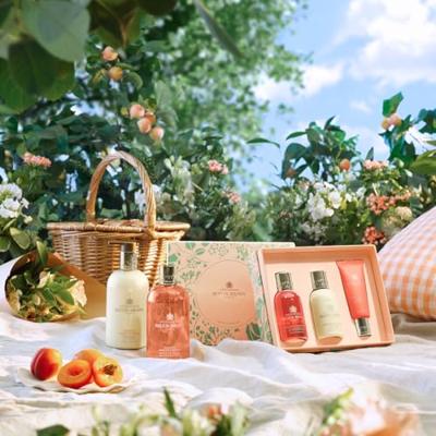 Molton Brown - M.Brown Graceful Apricot & Freesia Body Lotion 300 ml Bodylotion - thumbnail