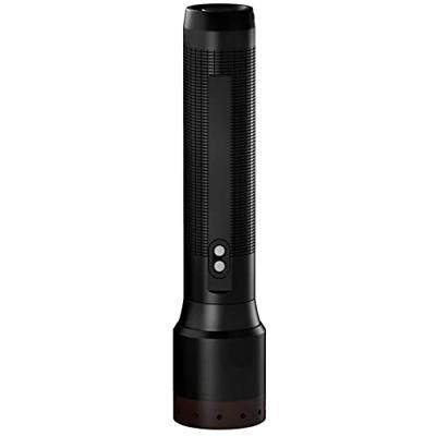 Een zaklamp Ledlenser P7R Core