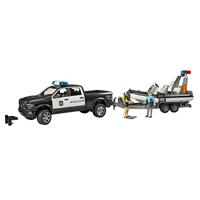 Bruder Dodge RAM 2500 Politie Pick Up met boot en 2 speelfiguren - thumbnail