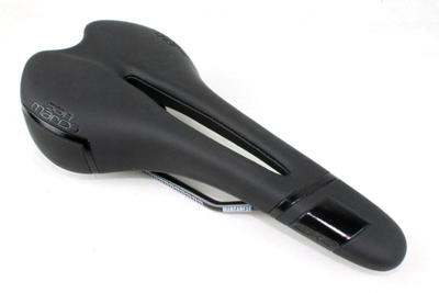 San Marco Era Dynamic Open Narrow Zadel - Zwart San Marco Era Dynamic Open Narrow Zadel - Zwart