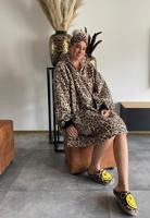 Draagbare deken met capuchon & mouwen - leopard - thumbnail