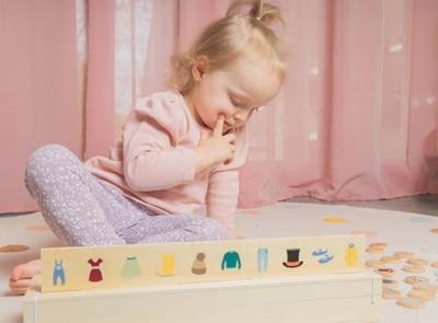 Small Foot - houten sorteerdoos wereldverkenner