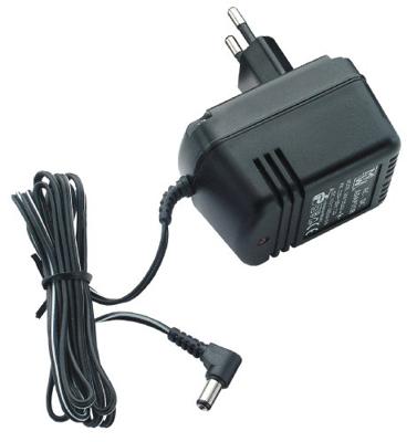 AKO adapter 12v op lichtnet voor mobil power