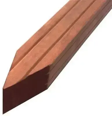 Elephant geschaafde paal Kapur hardhout 70x70mm 4-zijdig V-groeven en gepunt