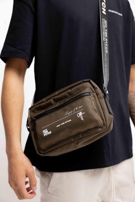 Off The Pitch Crossbody Tas Bruin - Maat One Size - Kleur: Bruin | Soccerfanshop Off The Pitch Crossbody Tas Bruin - Maat One Size - Kleur: Bruin | Soccerfanshop