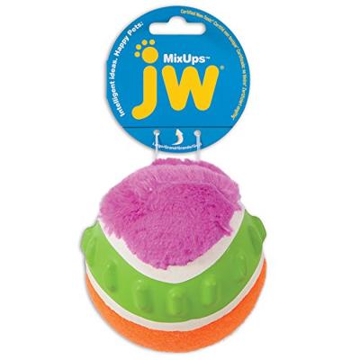 JW Mixups - Ribbed Ball L - 10 cm JW Mixups - Ribbed Ball L - 10 cm