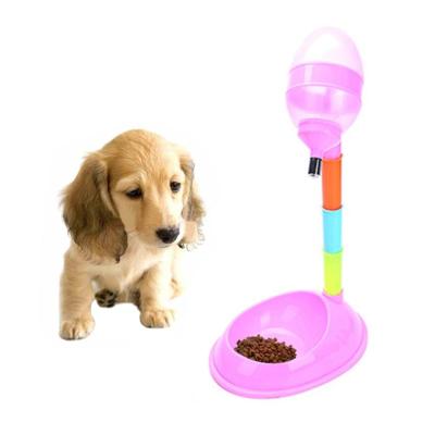 Dierbenodigdheden huisdier hond kat 2 in 1 automatische toevoer & drenken verticaal verstelbare Rod huisdier Water Food Feeder capaciteit: 600ML(Pink