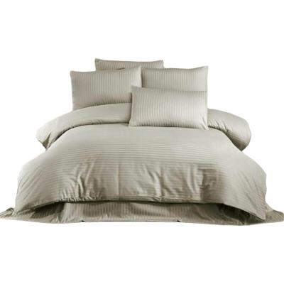 Beddengoedset - 1 dekbedovertrek 220x240 cm + 2 kussenslopen 60x60 cm - 70% polyester, 30% katoen - Cappuccino Beddengoedset - 1 dekbedovertrek 220x240 cm + 2 kussenslopen 60x60 cm - 70% polyester, 30% katoen - Cappuccino