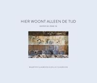 Hier woont alleen de tijd (Hardback) - thumbnail