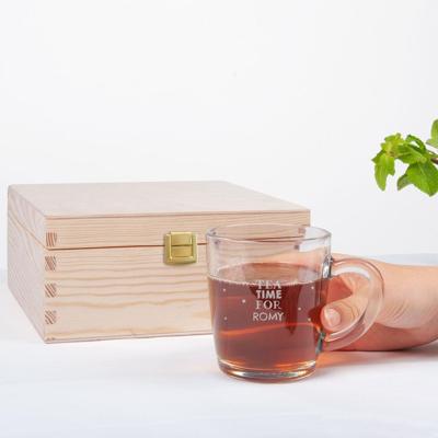 Houten theedoos met theeglas graveren Houten theedoos met theeglas graveren