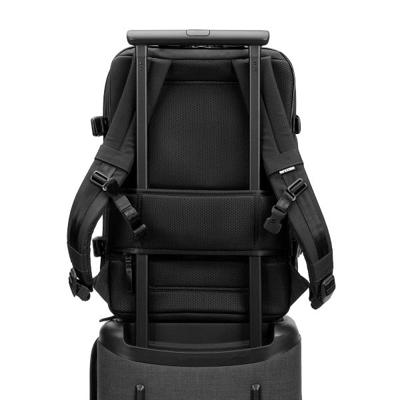 Incase A.R.C. Travel Pack - Black