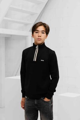 Hugo Boss Half Zip Sweater Kids Zwart - Maat 128 - Kleur: Zwart | Soccerfanshop Hugo Boss Half Zip Sweater Kids Zwart - Maat 128 - Kleur: Zwart | Soccerfanshop
