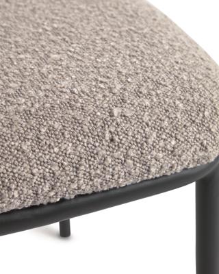 Kave Home Ciselia eetkamerstoel bouclé Lichtgrijs poot zwart