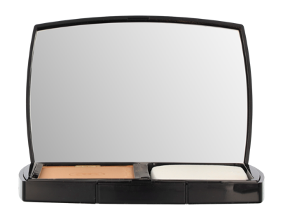 Chanel Ultra Le Teint Flawless Finish Compact Foundation 13 g B50 Chanel Ultra Le Teint Flawless Finish Compact Foundation 13 g B50