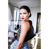 Maybelline Color Sensational Lipstick The Reds - 547 Pleasure Me Red - Rood - Glanzende Lippenstift - thumbnail