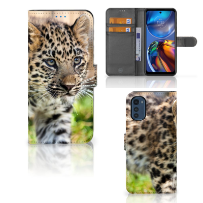 Motorola Moto E32 | Moto E32s | Telefoonhoesje | Met pasjeshouder | Baby Luipaard Motorola Moto E32 | Moto E32s | Telefoonhoesje | Met pasjeshouder | Baby Luipaard
