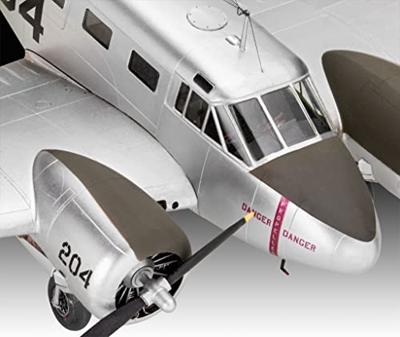 Revell 1/48 Beechcraft Model 18 Revell 1/48 Beechcraft Model 18