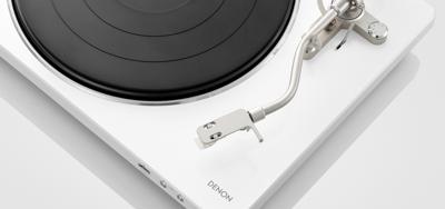 Denon: DP-450USB Platenspeler - Wit Denon: DP-450USB Platenspeler - Wit