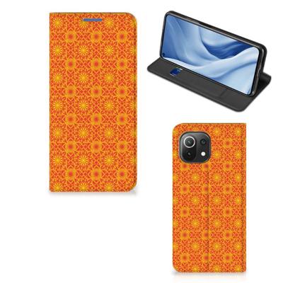 Xiaomi 11 Lite NE 5G | Mi 11 Lite | Hoesje met Magneet | Batik Oranje Xiaomi 11 Lite NE 5G | Mi 11 Lite | Hoesje met Magneet | Batik Oranje