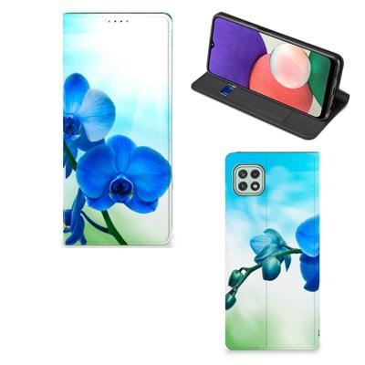 Samsung Galaxy A22 5G Smart Cover Orchidee Blauw - Cadeau voor je Moeder Samsung Galaxy A22 5G Smart Cover Orchidee Blauw - Cadeau voor je Moeder