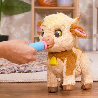 FurReal Maggie de koe interactieve knuffel