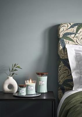 WoodWick ellipse candle sagewood & seagrass
