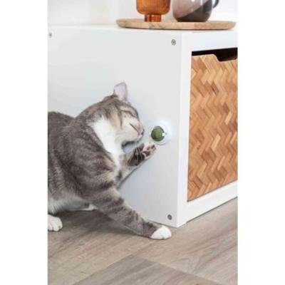 TRIXIE CATNIP BAL MET HOUDER ZELFKLEVEND