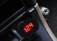 Voltmeter voor in de auto - thumbnail