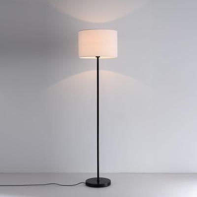 Staande lamp Lenyro bianco nero - E27-fitting - IP20 voor binnen - Linnen kap - Metaal frame - Wit en zwart Staande lamp Lenyro bianco nero - E27-fitting - IP20 voor binnen - Linnen kap - Metaal frame - Wit en zwart
