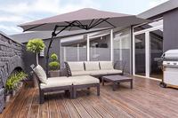 Feel Furniture zweefparasol nu heel voordelig in de aanbieding - thumbnail