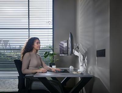One For All Solid Dual white Monitor-tafelbeugel 33 cm (13) - 88,9 cm (35) Wit In hoogte verstelbaar, Kantelbaar en roteerbaar, Zwenkbaar One For All Solid Dual white Monitor-tafelbeugel 33 cm (13) - 88,9 cm (35) Wit In hoogte verstelbaar, Kantelbaar en roteerbaar, Zwenkbaar
