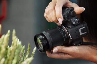 Canon RF-S 18-150mm F/3.5-6.3 IS STM