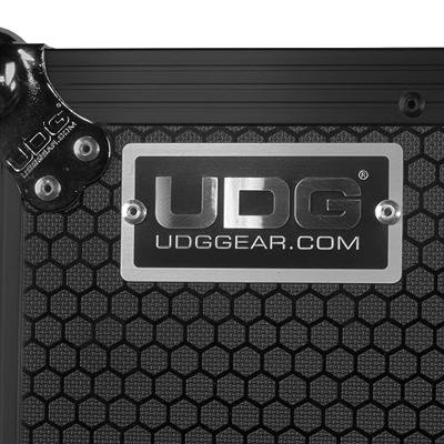 UDG U91080BL Ultimate Flight Case Black Plus voor Denon DJ SC LIVE 2 (met wielen) - thumbnail