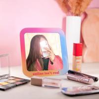 Online Isn't Real spiegel - thumbnail