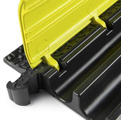 DEFENDER by Adam Hall Kabelbrug 86100 Polyurethaan Zwart/geel Aantal kanalen: 2 1005 mm Inhoud: 1 stuk(s) DEFENDER by Adam Hall Kabelbrug 86100 Polyurethaan Zwart/geel Aantal kanalen: 2 1005 mm Inhoud: 1 stuk(s)