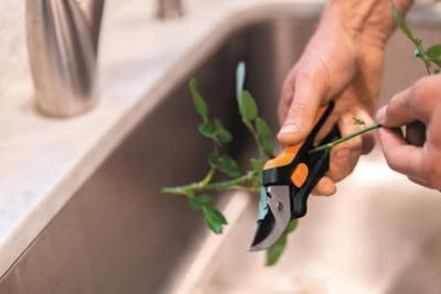 Fiskars Solid Snip Bloemenschaar - thumbnail