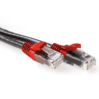 ACT Zwarte 5 meter U/UTP CAT6A patchkabel cross met RJ45 connectoren