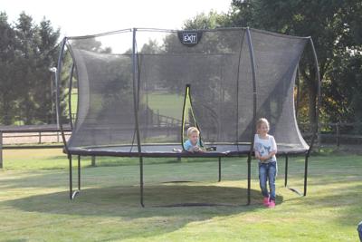 EXIT Silhouette trampoline ø244cm - roze EXIT Silhouette trampoline ø244cm - roze