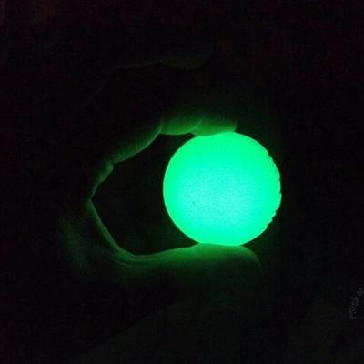 Chuckit max glow bal glow in the dark