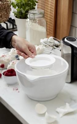 Margrethe beslagkom 3L met deksel wit