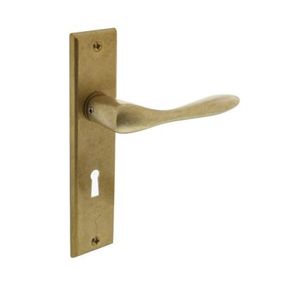 Deurkruk Banaan met schild 181x41x7mm sleutelgat 56mm messing getrommeld