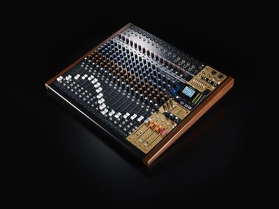 Tascam Model 24 24-kanaals mengpaneel - thumbnail