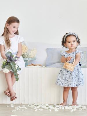 Feestelijke babyjurk met bloemen wit met print Feestelijke babyjurk met bloemen wit met print