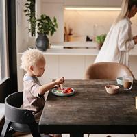 Silicone slabbetje met opvangzakje MUSHIE marineblauw - thumbnail