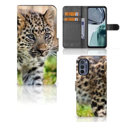 Motorola Moto G62 5G | Telefoonhoesje | Met pasjeshouder | Baby Luipaard