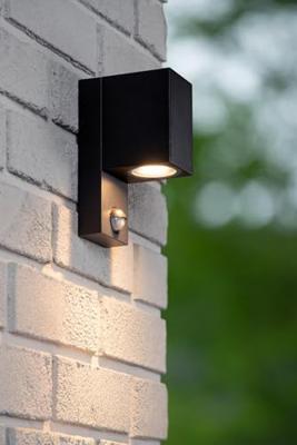 Lucide ZARO - Wandspot / Wandlamp Binnen/Buiten - 1xGU10 - IP65 - Beweging & dag/nacht sensor (uitschakelbaar) - Zwart