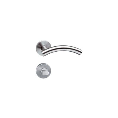 Intersteel Deurkruk Gebogen op rozet geveerd met toilet-/badkamersluiting ATP - RVS